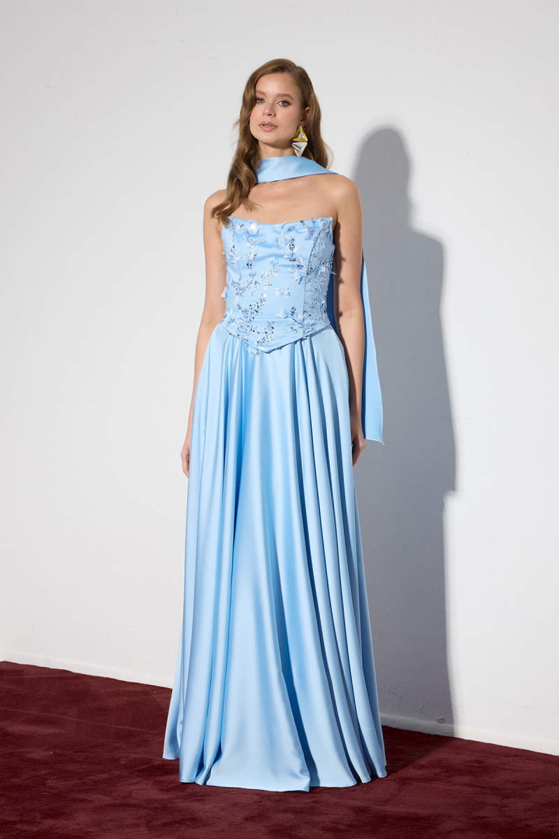 Carmen Kadın Straplez Şallı İşlemeli Saten Uzun Abiye Elbise 58699 Bebe Mavisi BEBE MAVİSİ