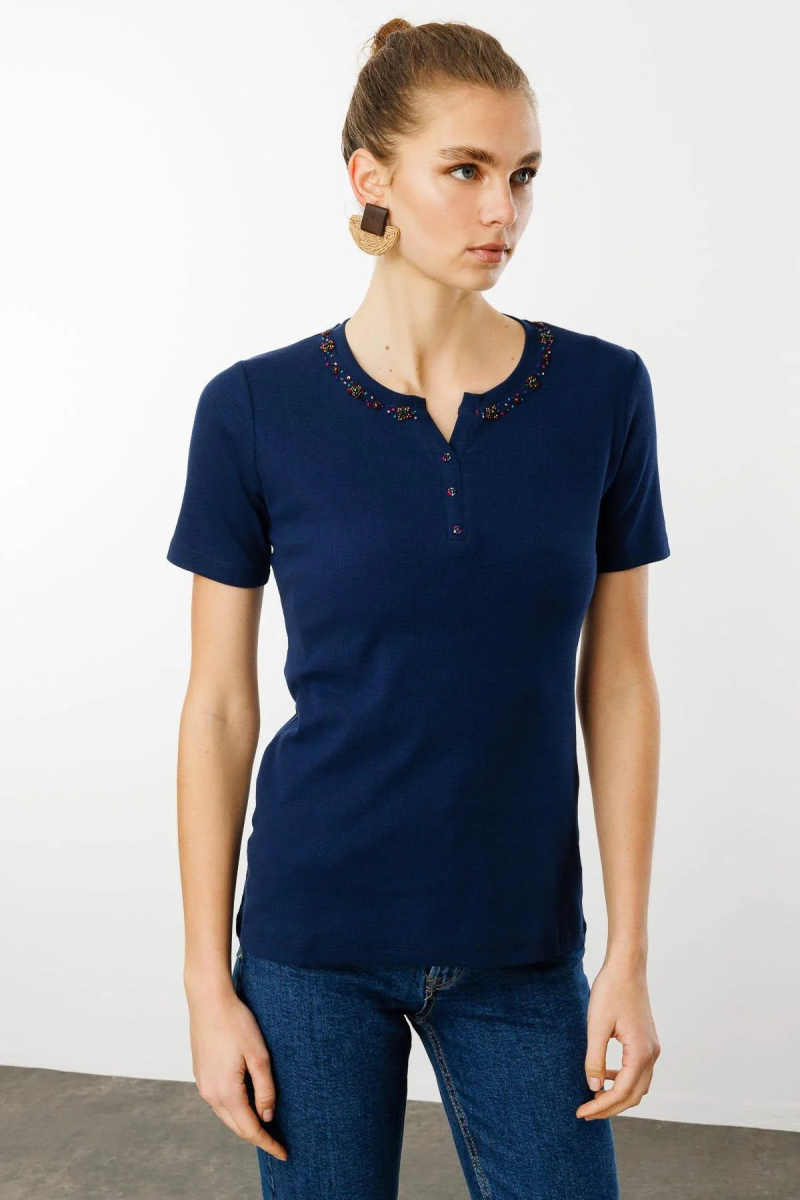 Desen Triko Kadın Açma Yaka Boncuk İşlemeli T-Shirt 24754 Lacivert Lacivert