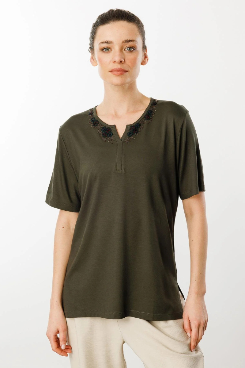 Desen Triko Kadın Açma Yaka Dantel Çiçek İşlemeli Penye T-Shirt 24751 Haki Haki