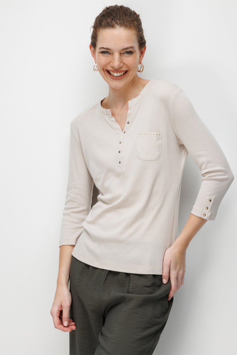 Desen Triko Kadın Açma Yaka Kol Ucu Metal Düğmeli Pamuklu Penye Bluz 26805 Bej Bej