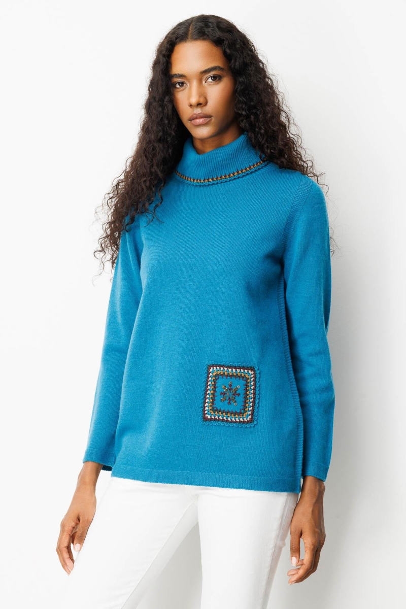 Desen Triko Kadın Degaje Yaka Cebi ve Yakası Tığlamalı Yün Kazak 25202 A. Petrol A. PETROL