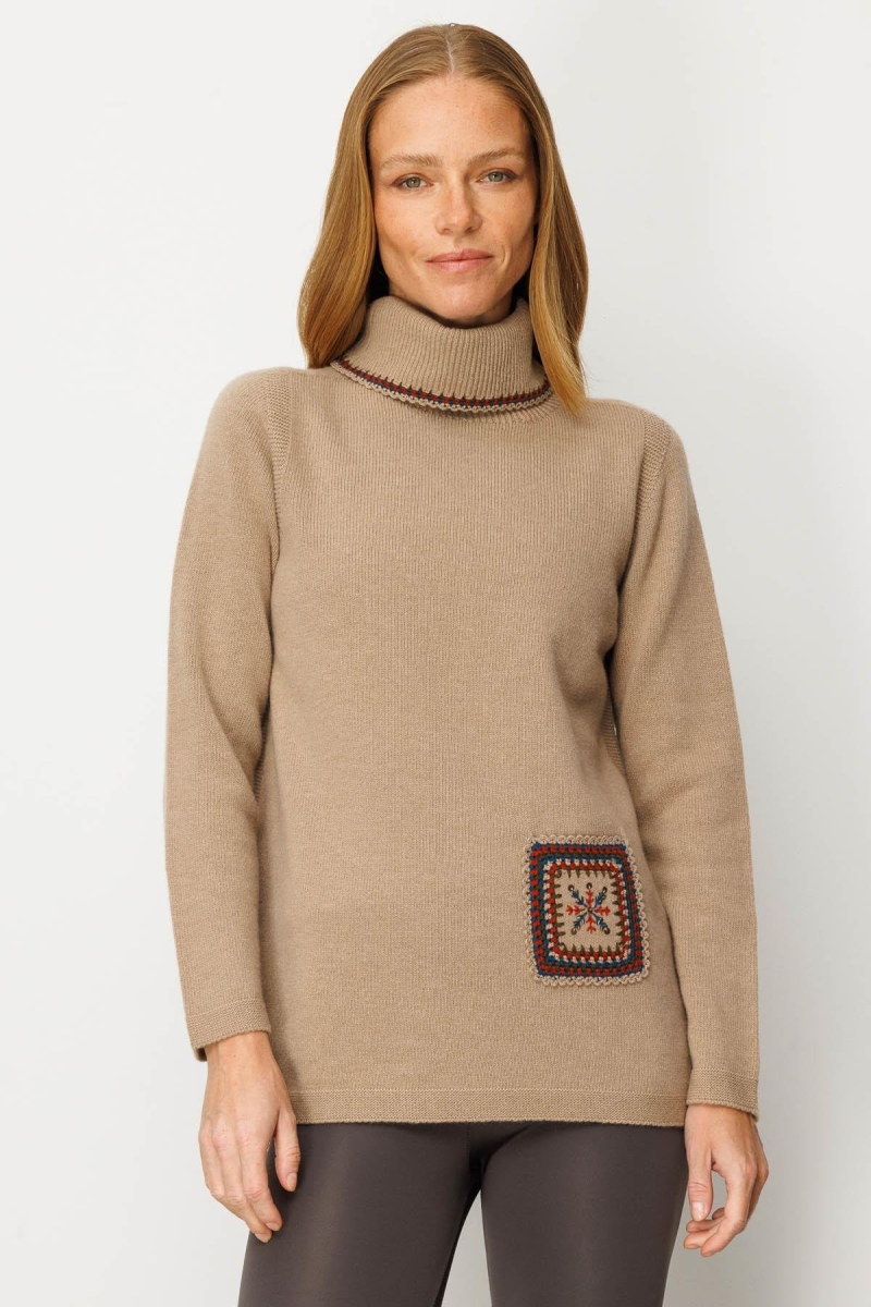 Desen Triko Kadın Degaje Yaka Cebi ve Yakası Tığlamalı Yün Kazak 25202 Bej Bej