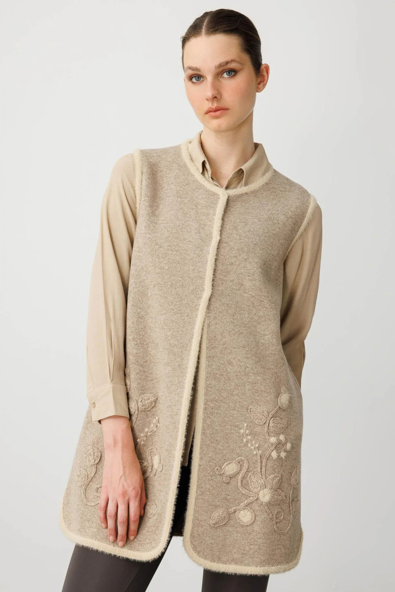 Desen Triko Kadın Sıfır Yaka Çiçekli Uzun Yün Yelek 25014 K. Bej K. Bej