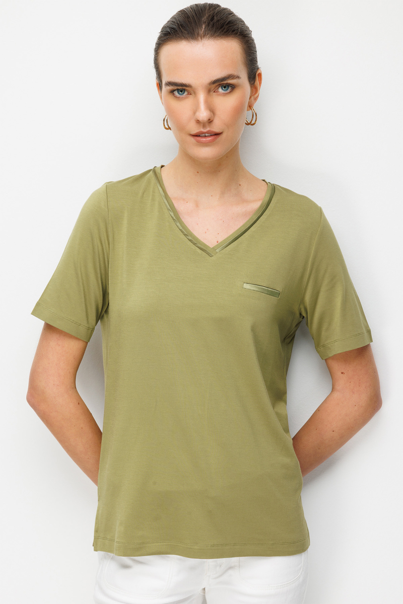 Desen Triko Kadın V Yaka Cebi Saten Şeritli Penye T-Shirt 26828 Yeşil Yeşil