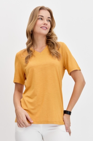 Desen Triko Kadın V Yaka Flamlı Kumaş Basic T-Shirt KMY24085 Hardal Hardal