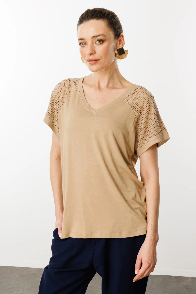 Desen Triko Kadın V Yaka Omuzları Taş Baskılı Penye T-Shirt 25836 Vizon Vizon