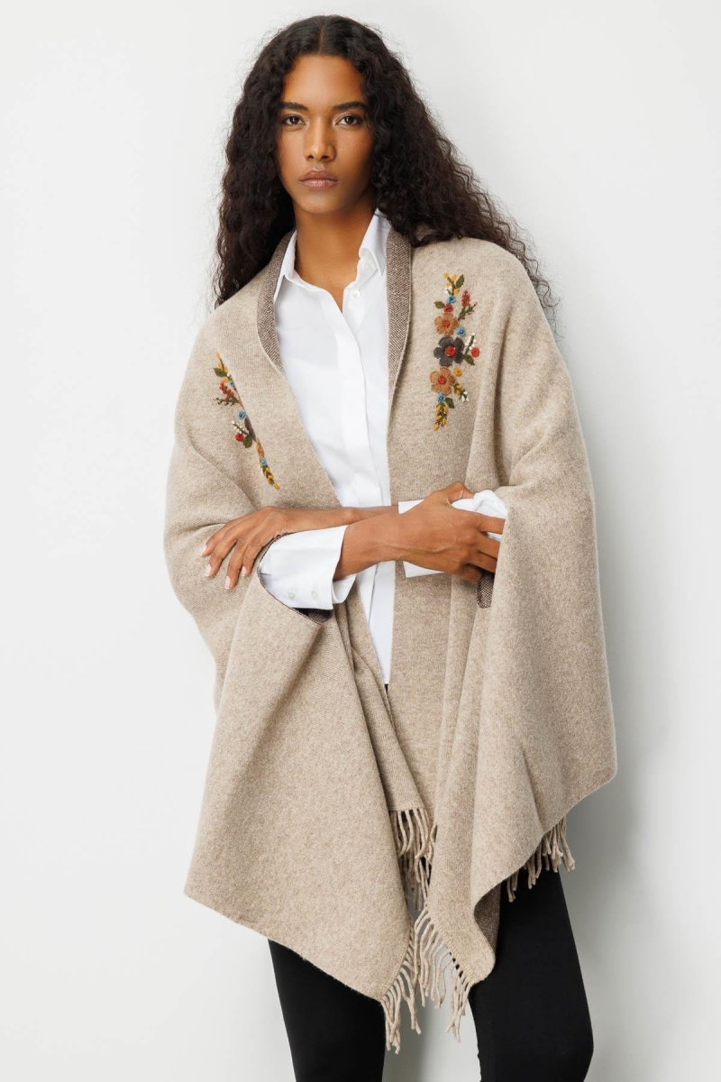 Desen Triko Kadın Yakası İşlemeli Koldan Geçmeli Büyük Yün Panço 25060 Bej Bej