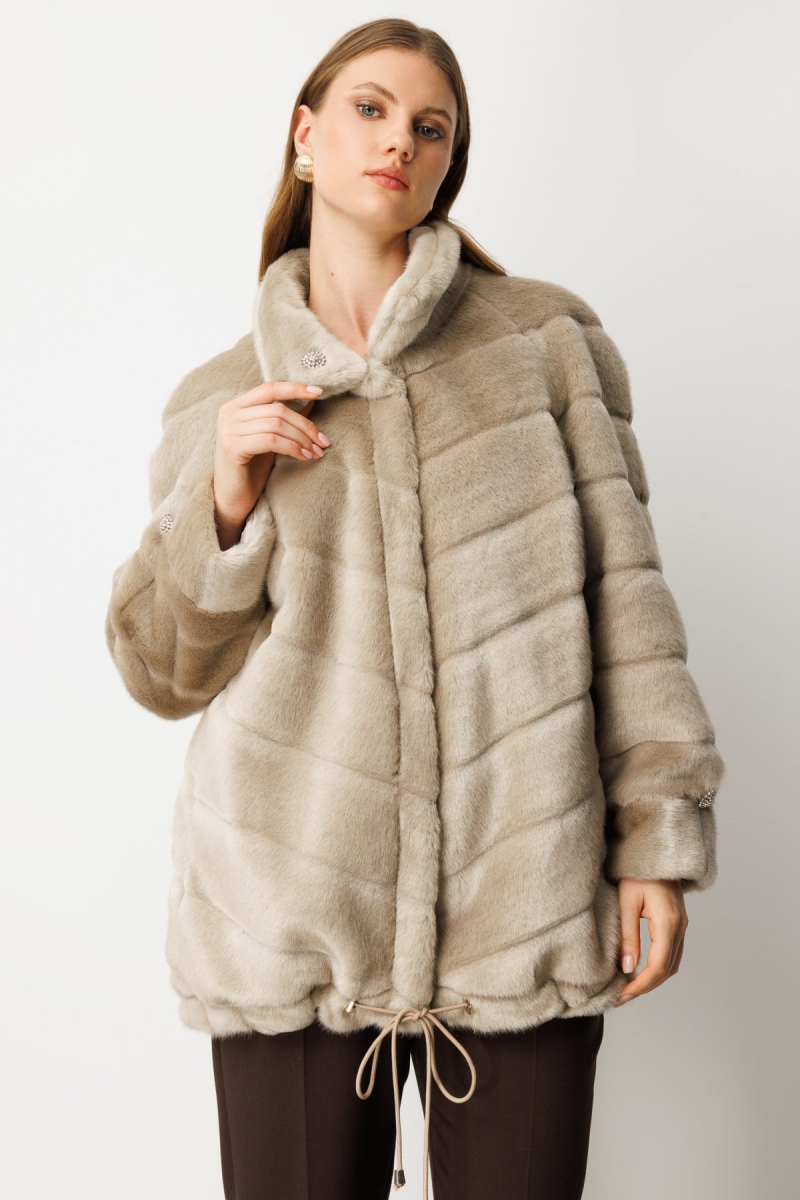 Ekol Kadın Büyük Beden Metal Aksesuarlı Peluş Kaban 6305 Vizon Vizon