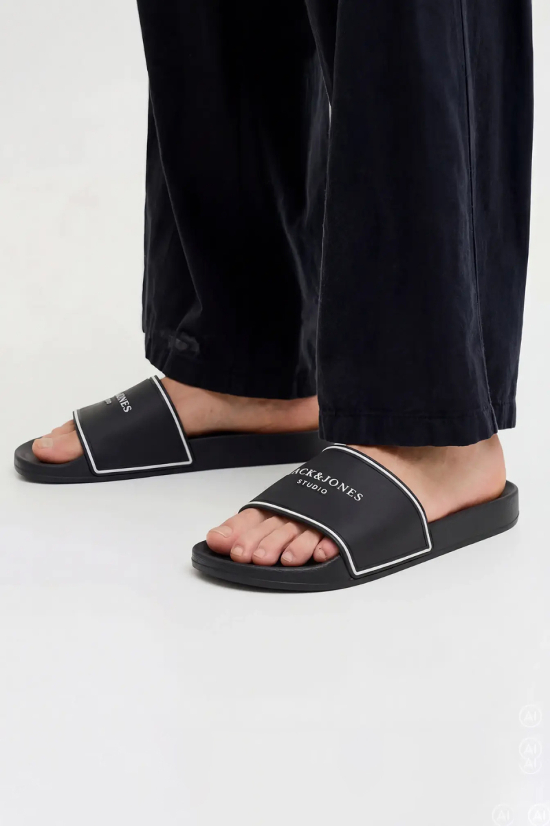 Jack & Jones Erkek Jfwartıllery Logo Detaylı Havuz ve Plaj Terliği 12292042 Siyah Siyah