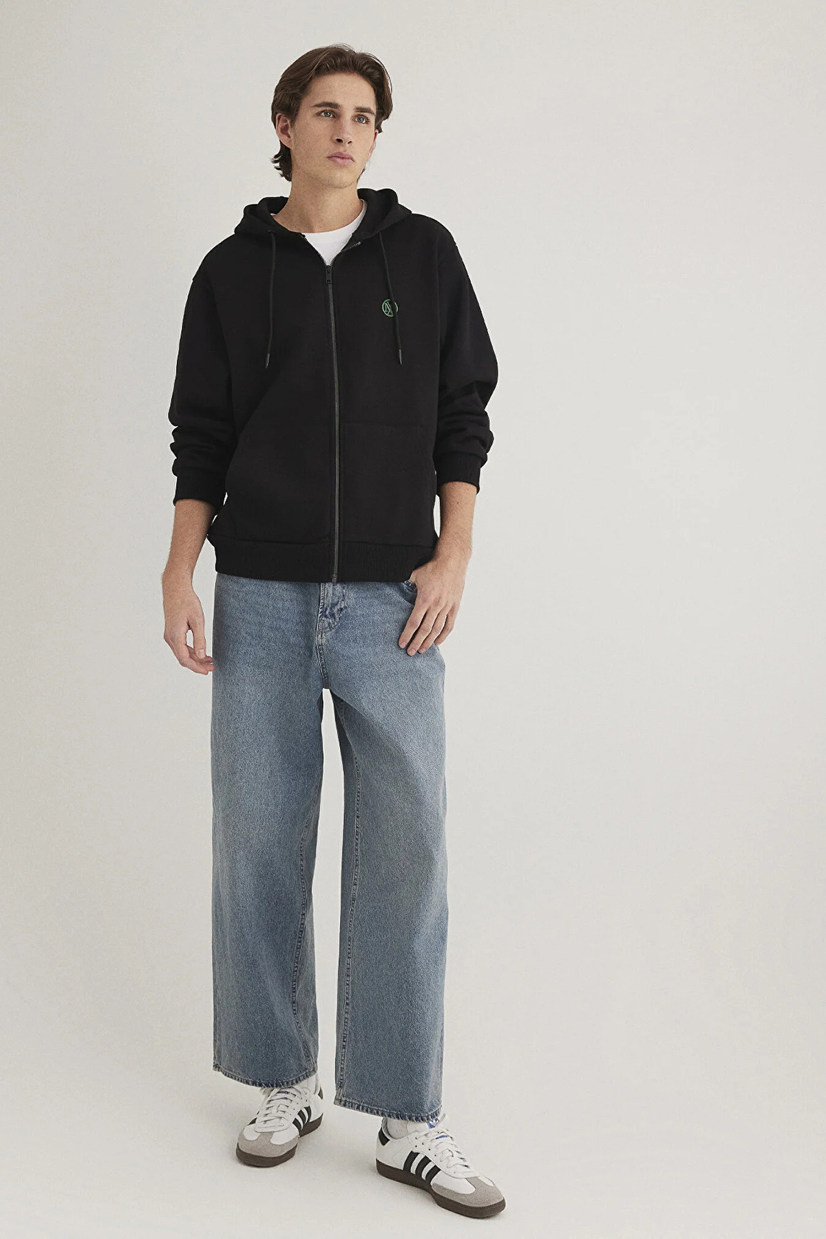 Mavi Erkek Logolu Kapüşonlu Fermuarlı Sweatshirt M066979 Siyah