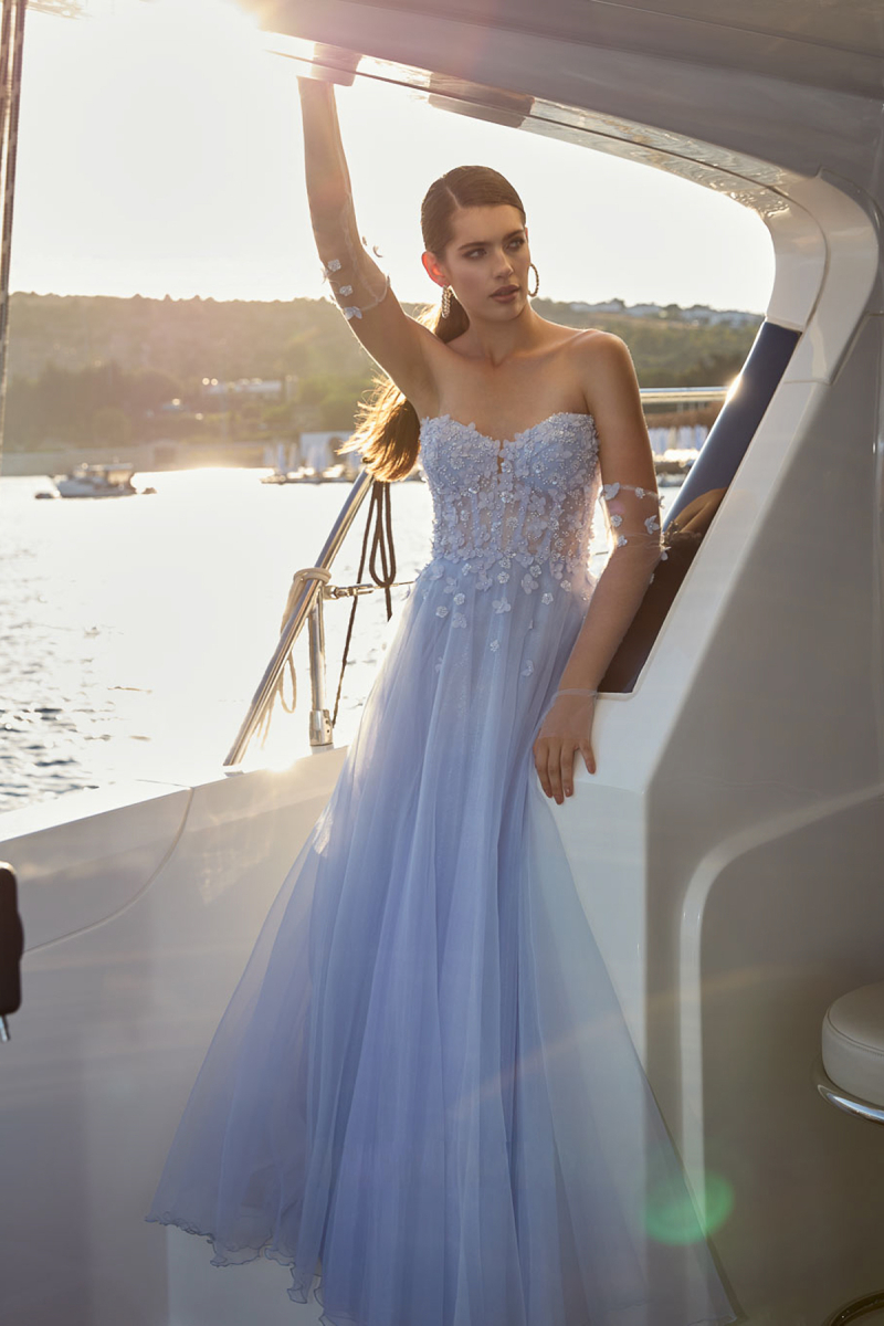 Ömür Inn Kadın Üst Beden Transparan ve Çiçek Süslemeli Straplez Uzun Abiye Elbise 6497 Buz Mavi Buz Mavi