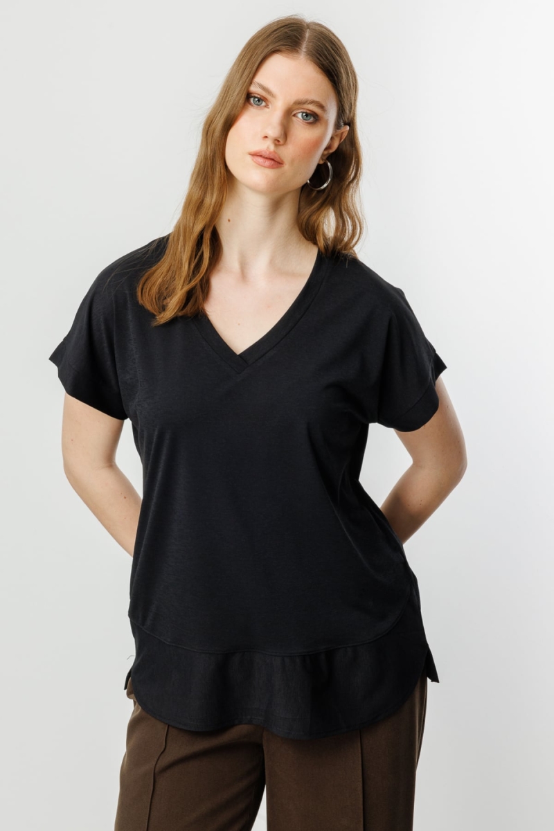 On Kadın Büyük Beden V Yaka Parçalı T-Shirt 71476 Siyah Siyah