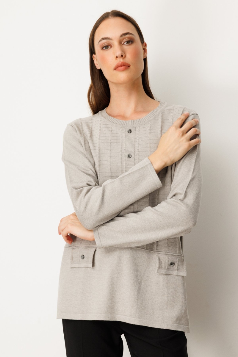 On Kadın Kabartma Desenli Süs Düğmeli Triko Kazak 65358 Gri Gri