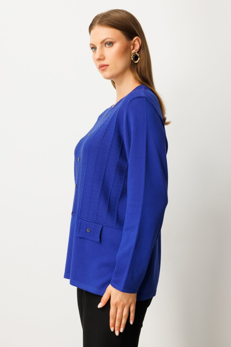 On Kadın Kabartma Desenli Süs Düğmeli Triko Kazak 65358 Saks Saks