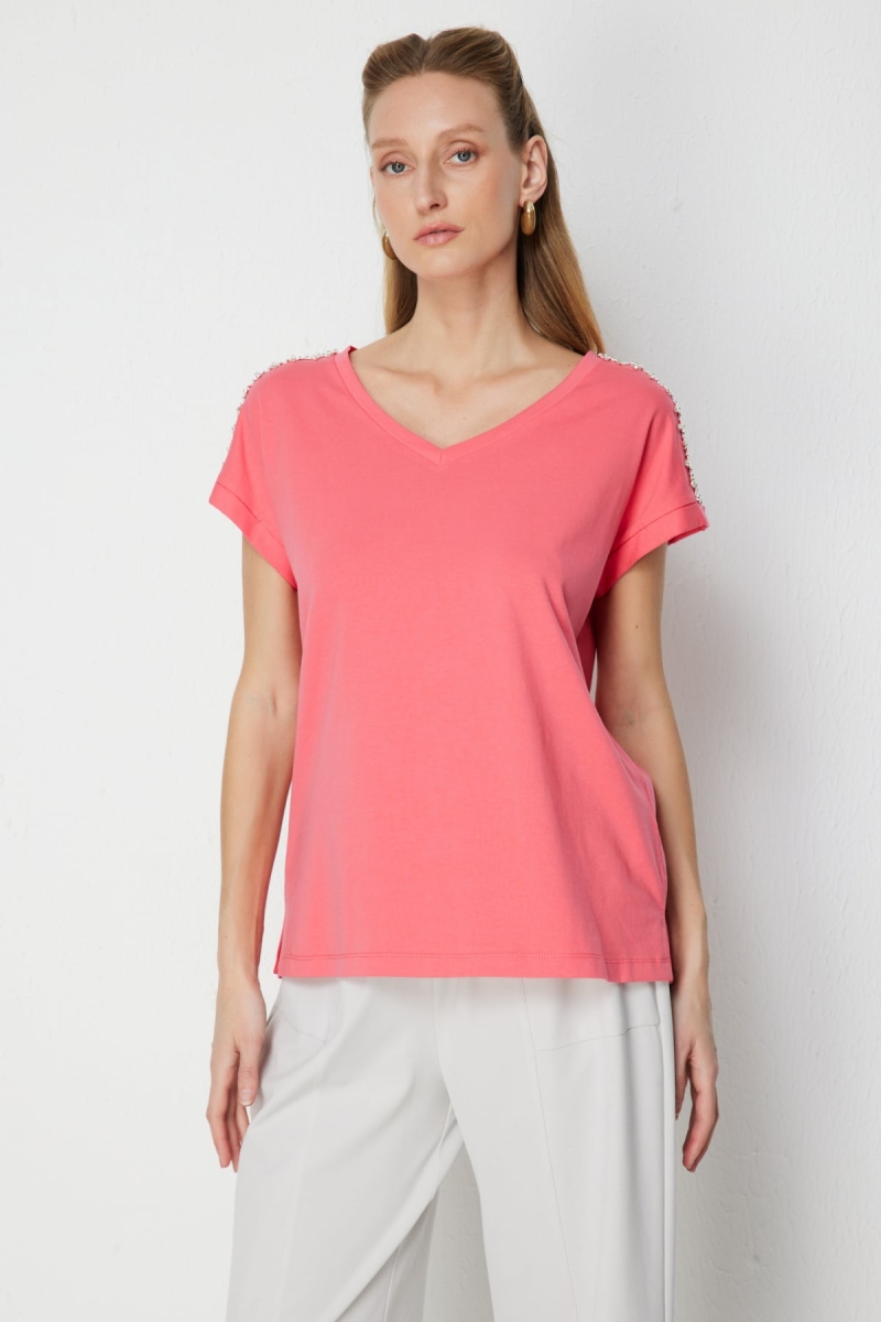 On Kadın Omuzları Taşlı V Yaka Pamuklu T-Shirt 71415 Mercan Mercan