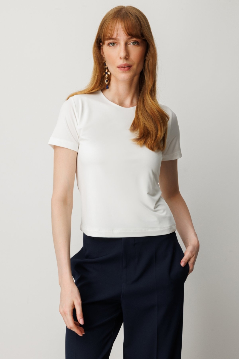 On Kadın Sıfır Yaka Kısa Kol Basic Bluz 61334 Ekru Ekru