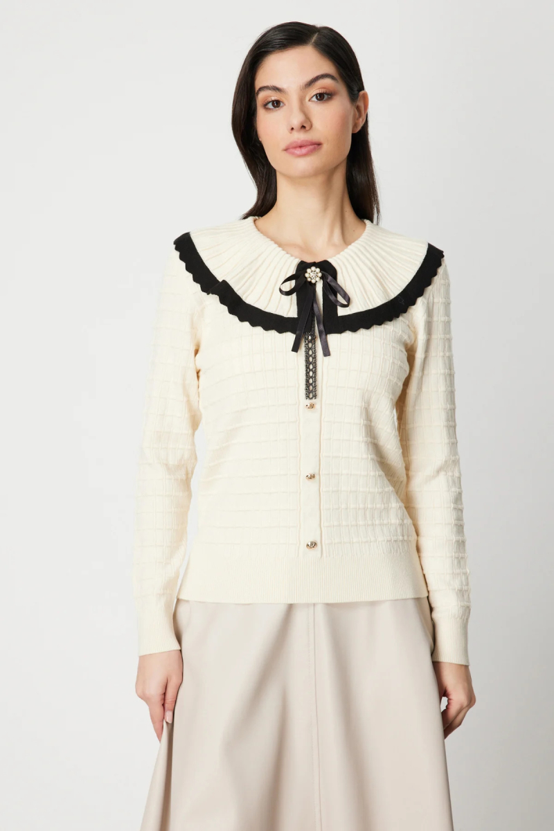 On Kadın Yakası Aksesuarlı Düğmeli Triko Kazak 66351 Krem-Siyah KREM-SİYAH