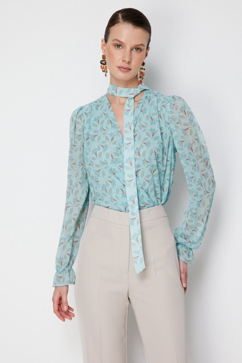 On Kadın Yakası Fularlı Desenli Şifon Bluz 72351 Mint Mint