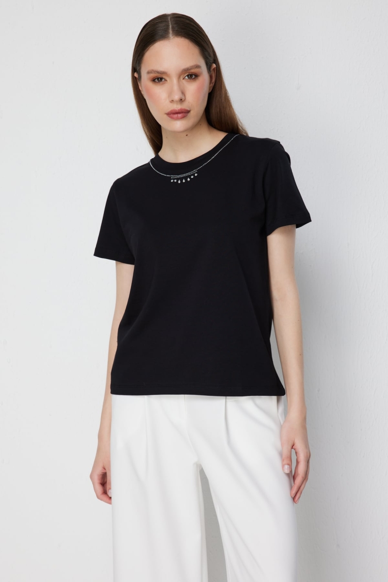 On Kadın Yakası Taşlı Pamuklu T-Shirt 71345 Siyah Siyah