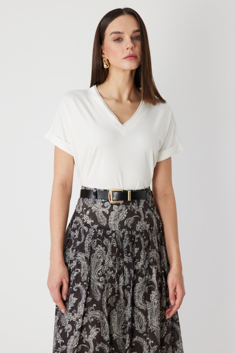 On Kadın Yakası Zincirli V Yaka T-Shirt 71352 Ekru Ekru