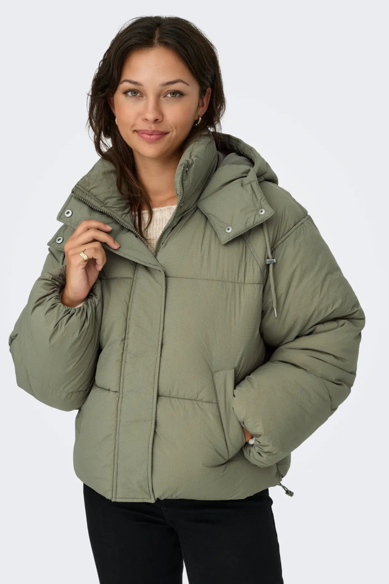 Only Kadın Kapüşonlu Çift Cepli Şişme Mont 15322013 Yeşil Yeşil