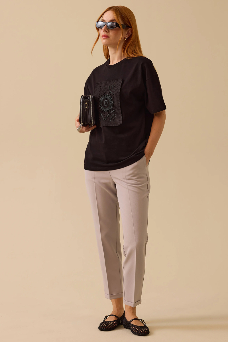 Seçil Kadın Yuvarlak Yaka Motif Detaylı T-Shirt 0013 Siyah Siyah