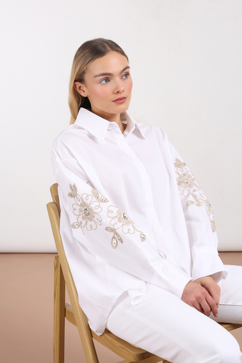 Sempre Kadın Kolları Pul ve Çiçek Süslemeli Uzun Kollu Oversize Gömlek 2832 Beyaz Beyaz