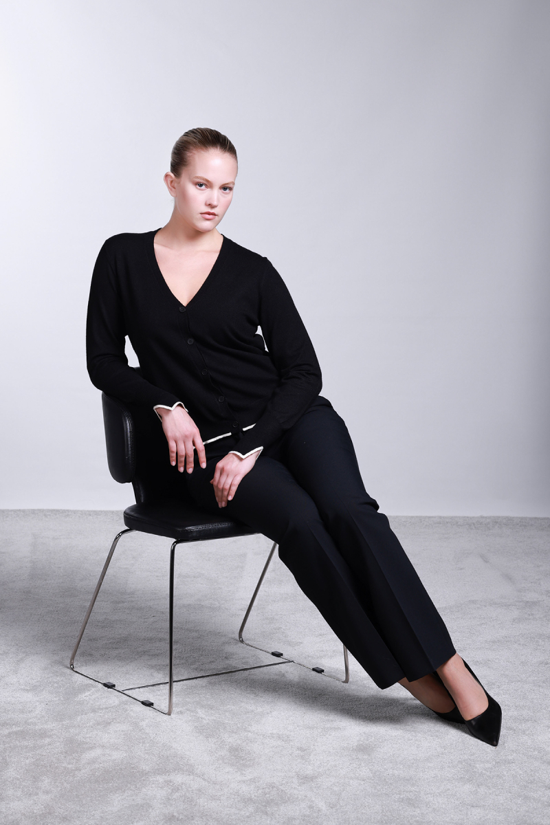 Sempre Kadın V Yaka Kolları Yırtmaçlı Hırka 2708 Siyah-Fildişi SİYAH-FİLDİŞİ